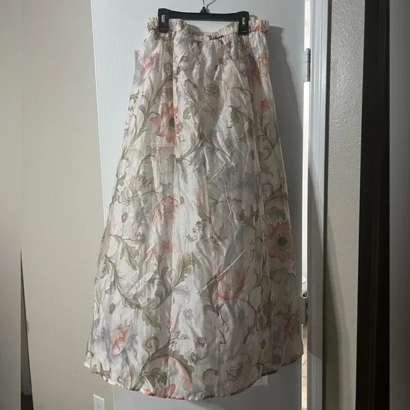 Soft Floral Maxi Skirt in Light Beige and Pink - Picture 2 of 3